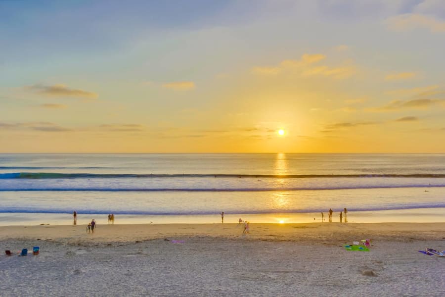 New Photos! Direct beach access+pool+parking 1