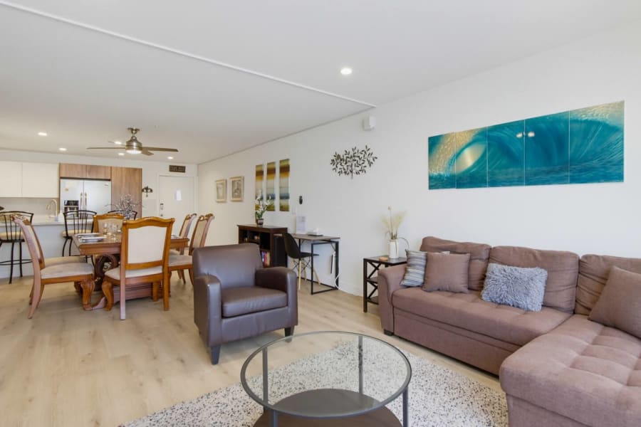 New Photos! Direct beach access+pool+parking 3
