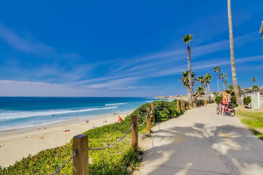 Direct beach access, ocean view, pool and parking 2
