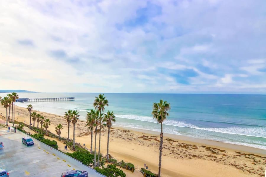 Guest fav Oceanfront corner condo, parking, pool 2