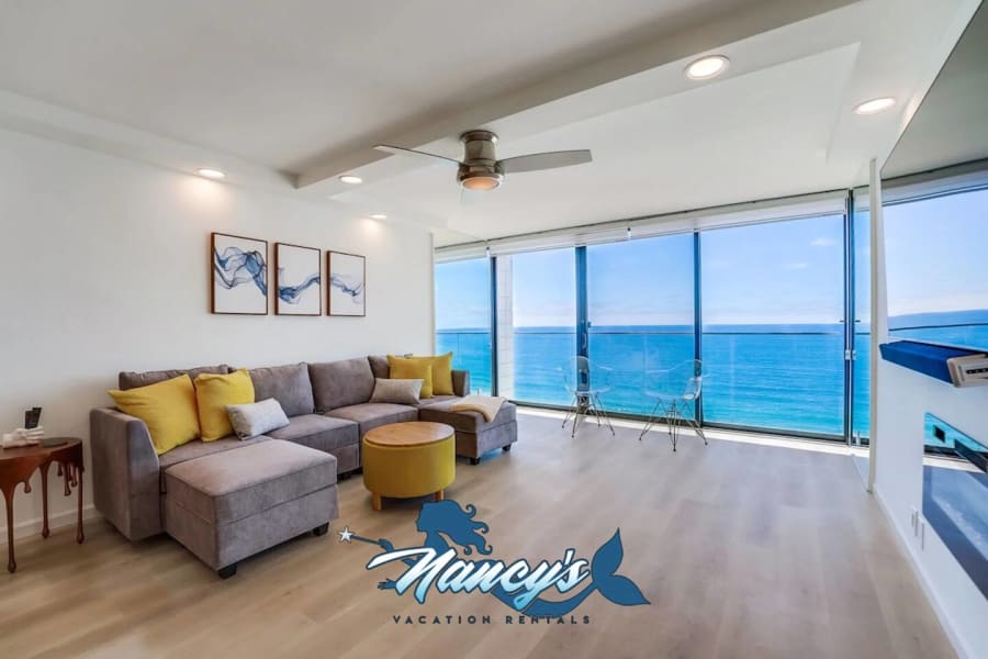 Modern 1bd Oceanfront view with parking and pool 1