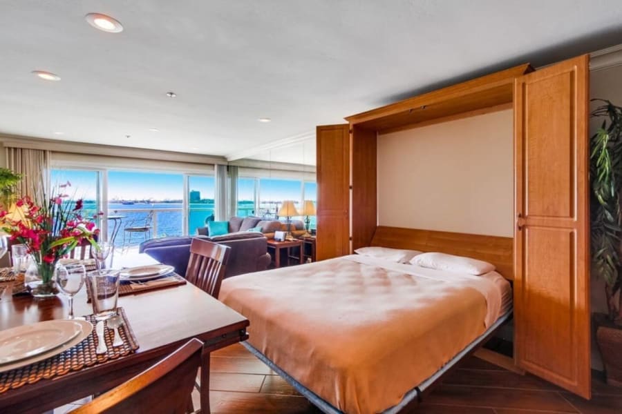 Bayfront Balcony, beach access, parking, bikes 4