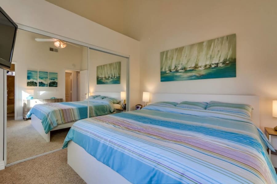 New Floors! Steps to bay-familyfriendly+AC+parking 3
