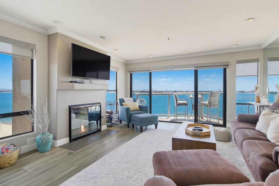 New photos! Bayfront Penthouse plus parking+bikes! 2