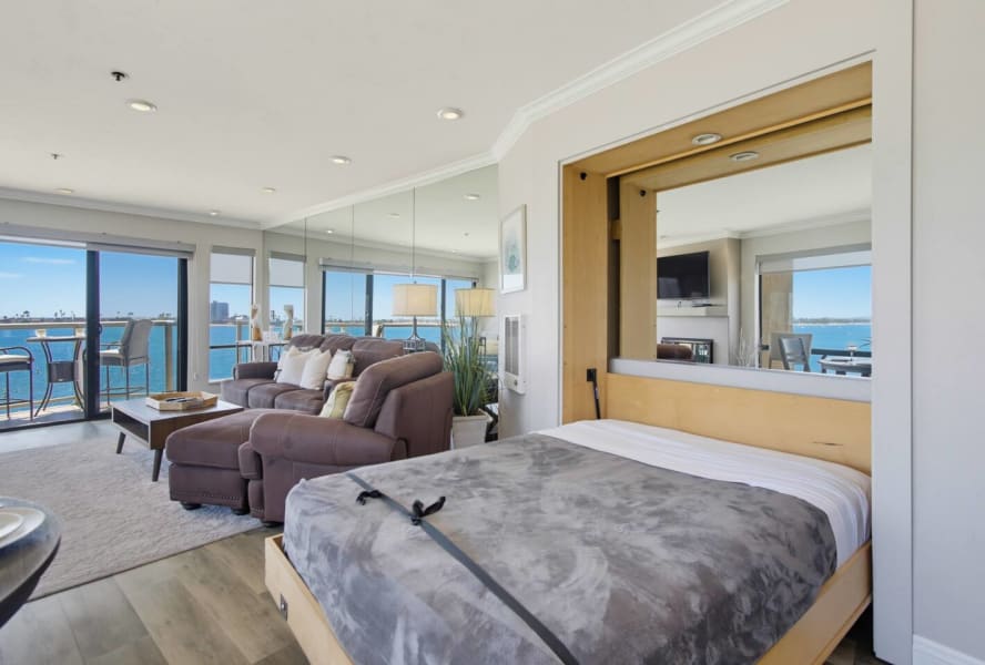 New photos! Bayfront Penthouse plus parking+bikes! 3