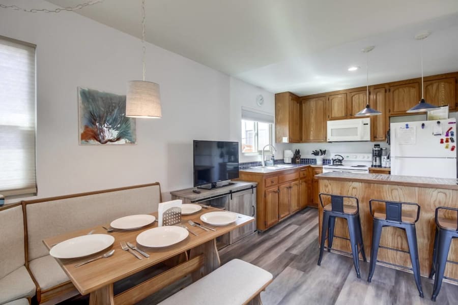 New-A/C! Between Beach and Bay, garage/bikes/pets! 4