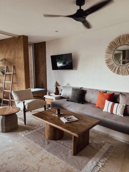 Walk to Beach - Luxury 2 bed 2 bath at Armadillo 3