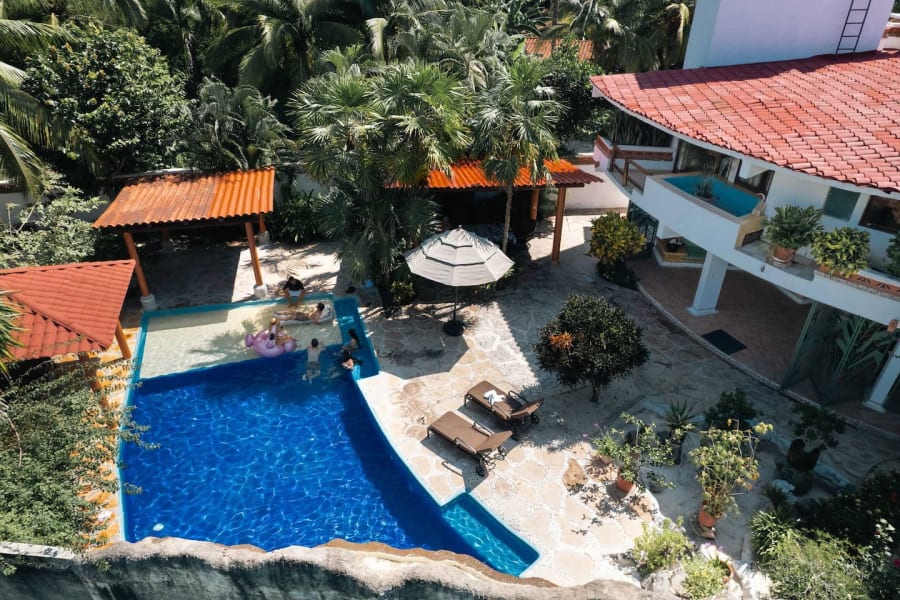 Casa Bravo - Garden Oasis Steps from la ropa 2