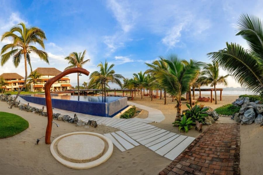 Luxury Villa con Alberca Privada en Las Palmas 3