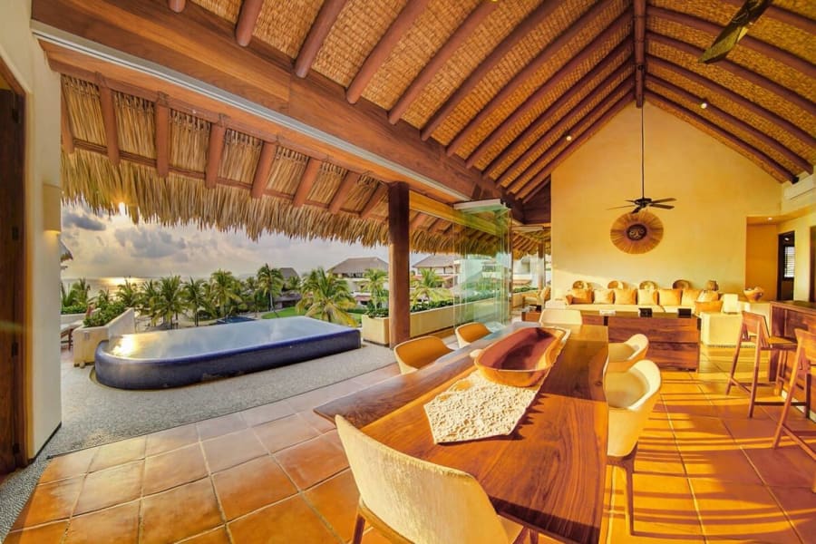 Luxurious Oceanview Penthouse in Playa Blanca 1