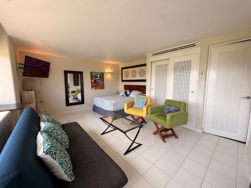 Elegant Beachfront Studio in Monarca Ixtapa 5
