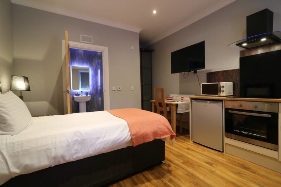 Signature Linden Cottage Room 2 - Airdrie 2