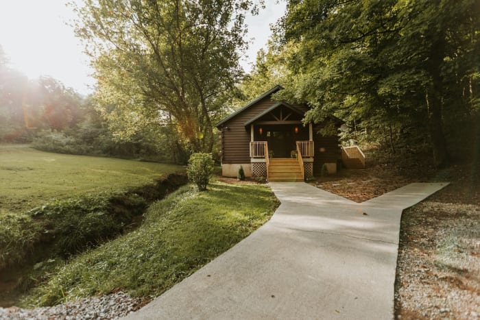 Evergreen Hideaway cabin photo 8