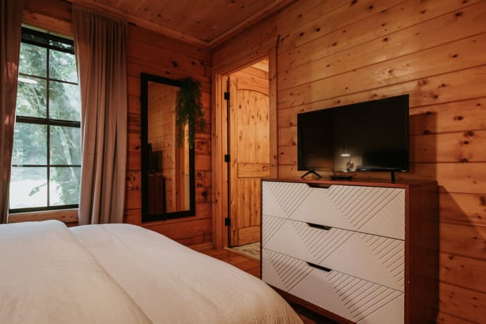 Evergreen Hideaway cabin photo 45