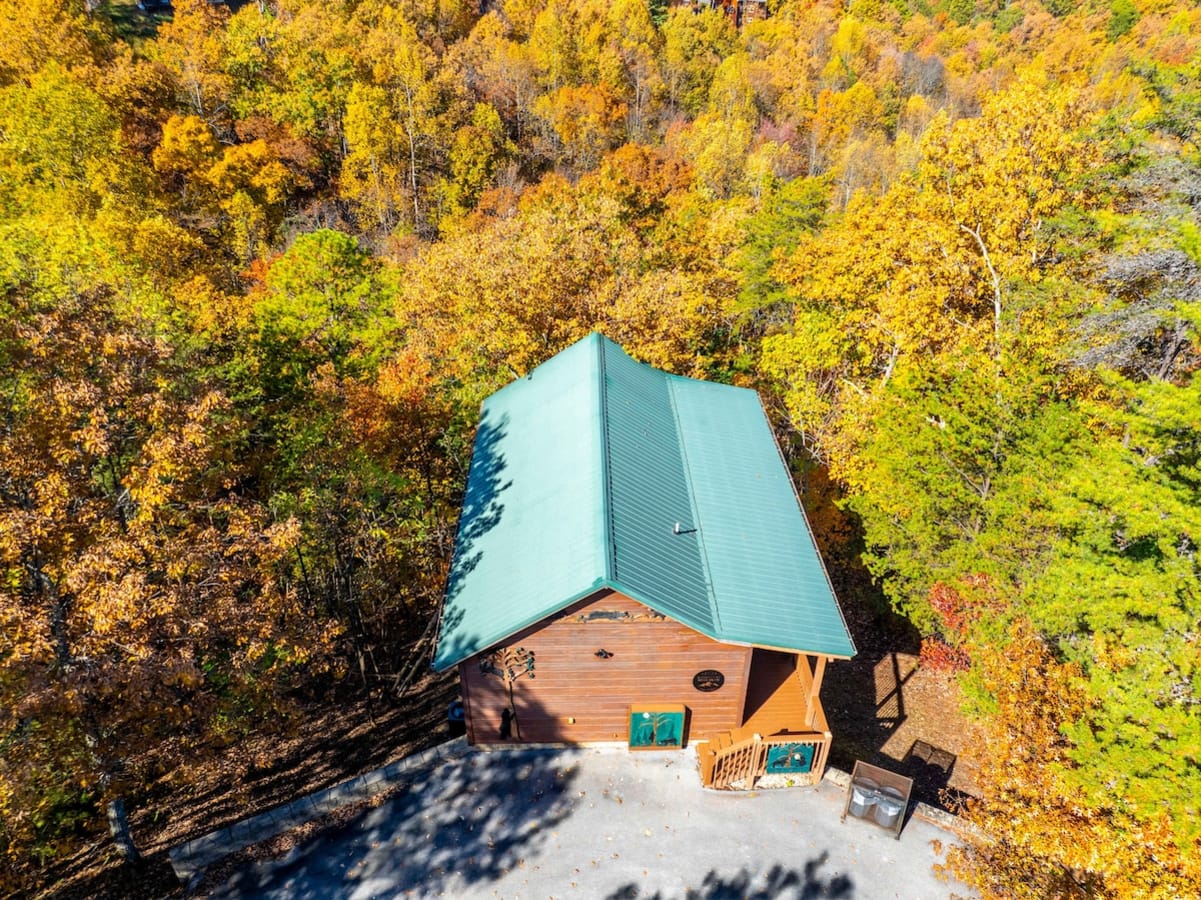 Ridgeline Hideaway — Wears Valley Cabin