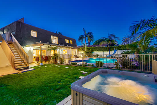 Pools & Hot Tubs