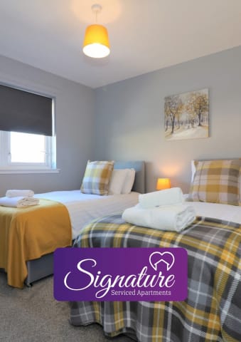 Signature - Whistleberry House - Hamilton
