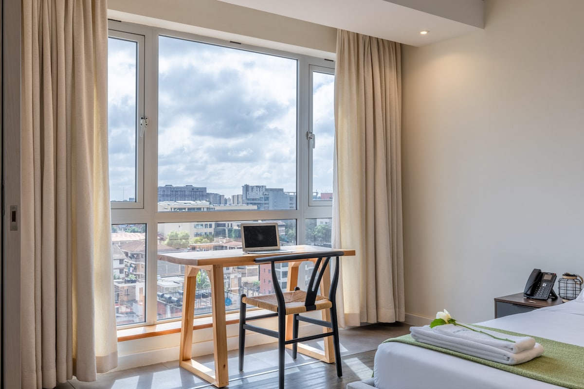 Capital M Emerald Line 1 bed by YourHost, Nairobi