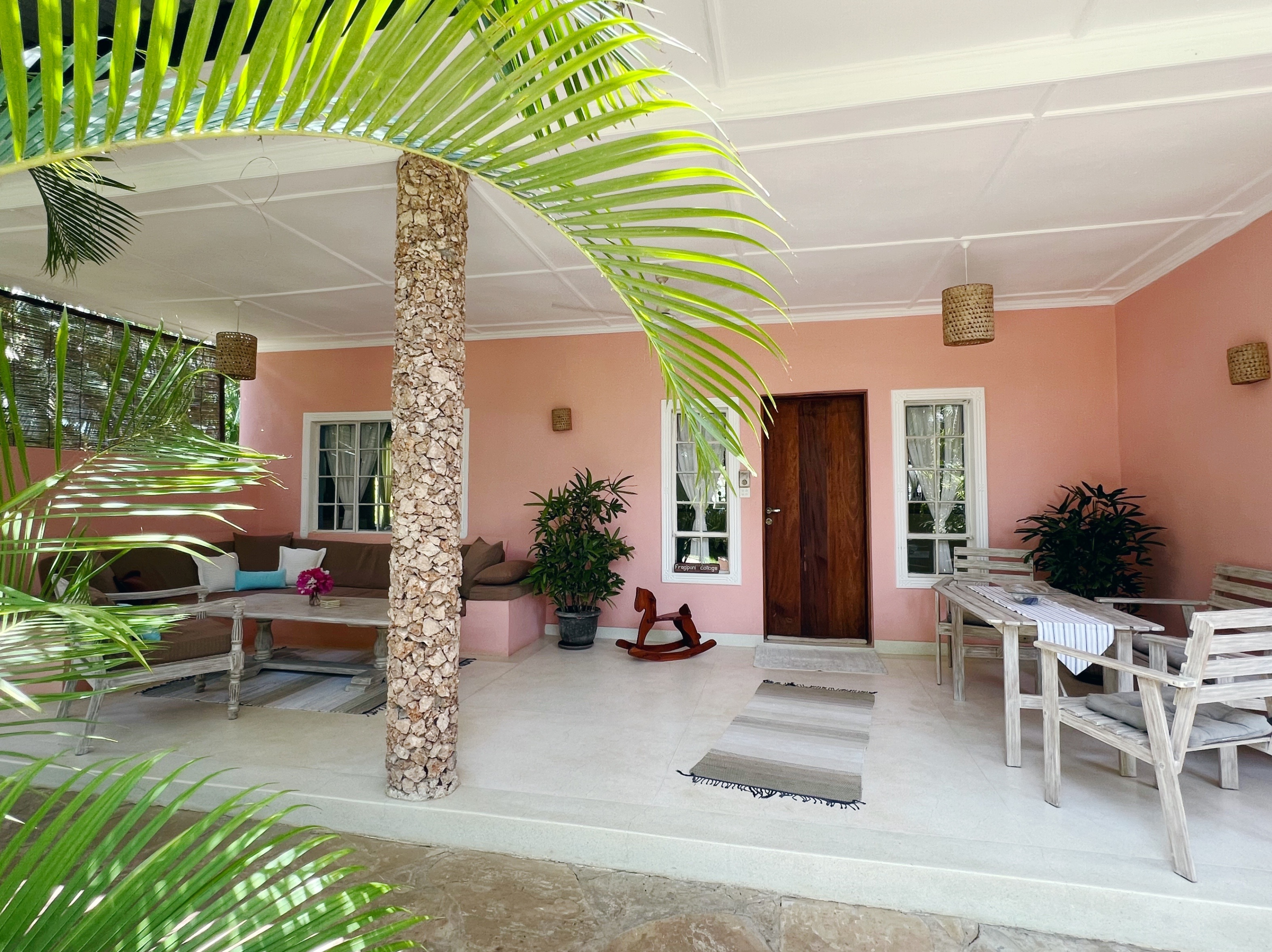 Allamanda - Beautiful Frangipani Cottage