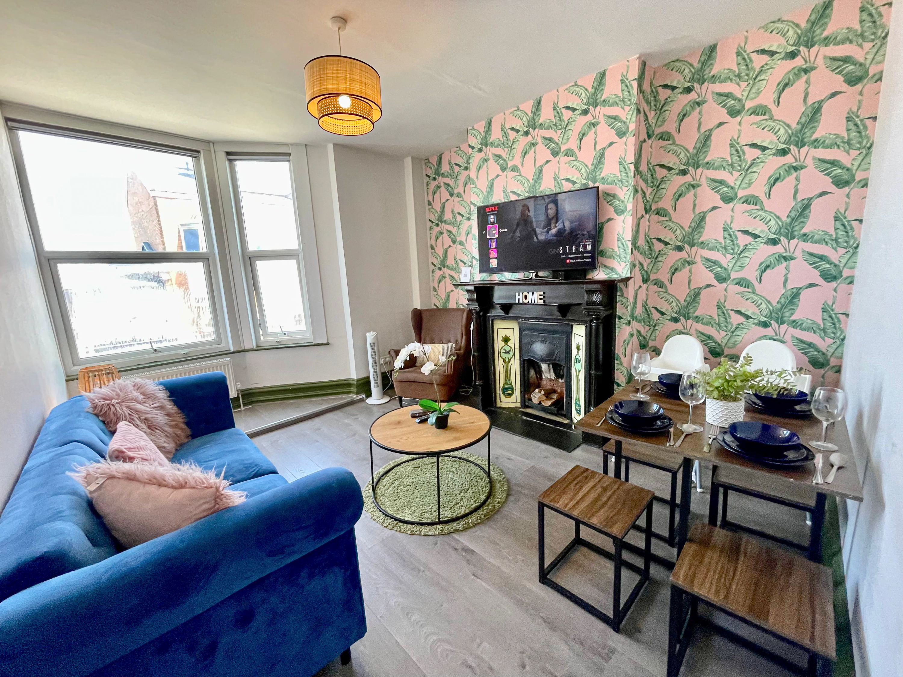 Askew Road · 2-bed interior