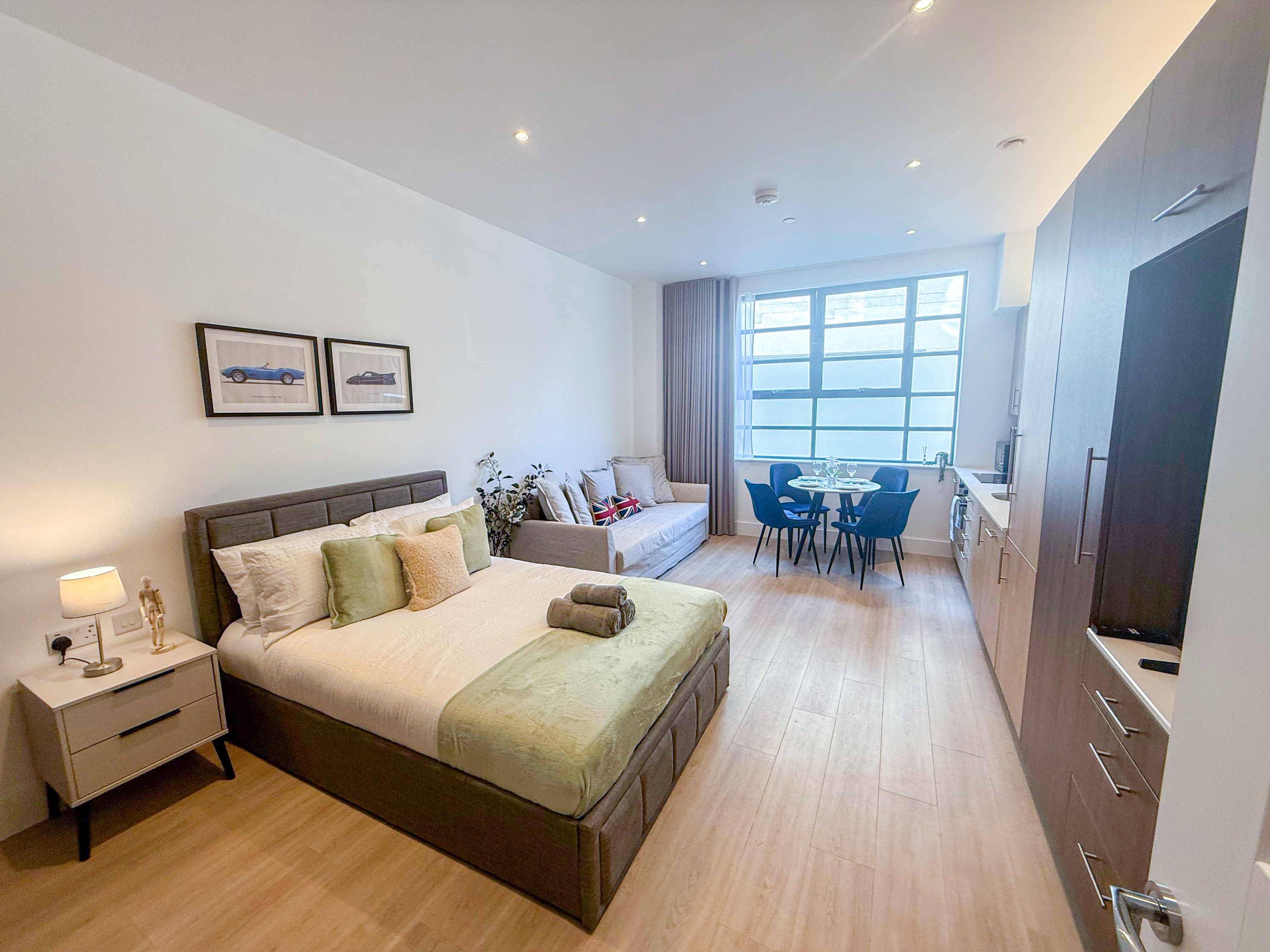 Regent's Flat E · 1-bed interior