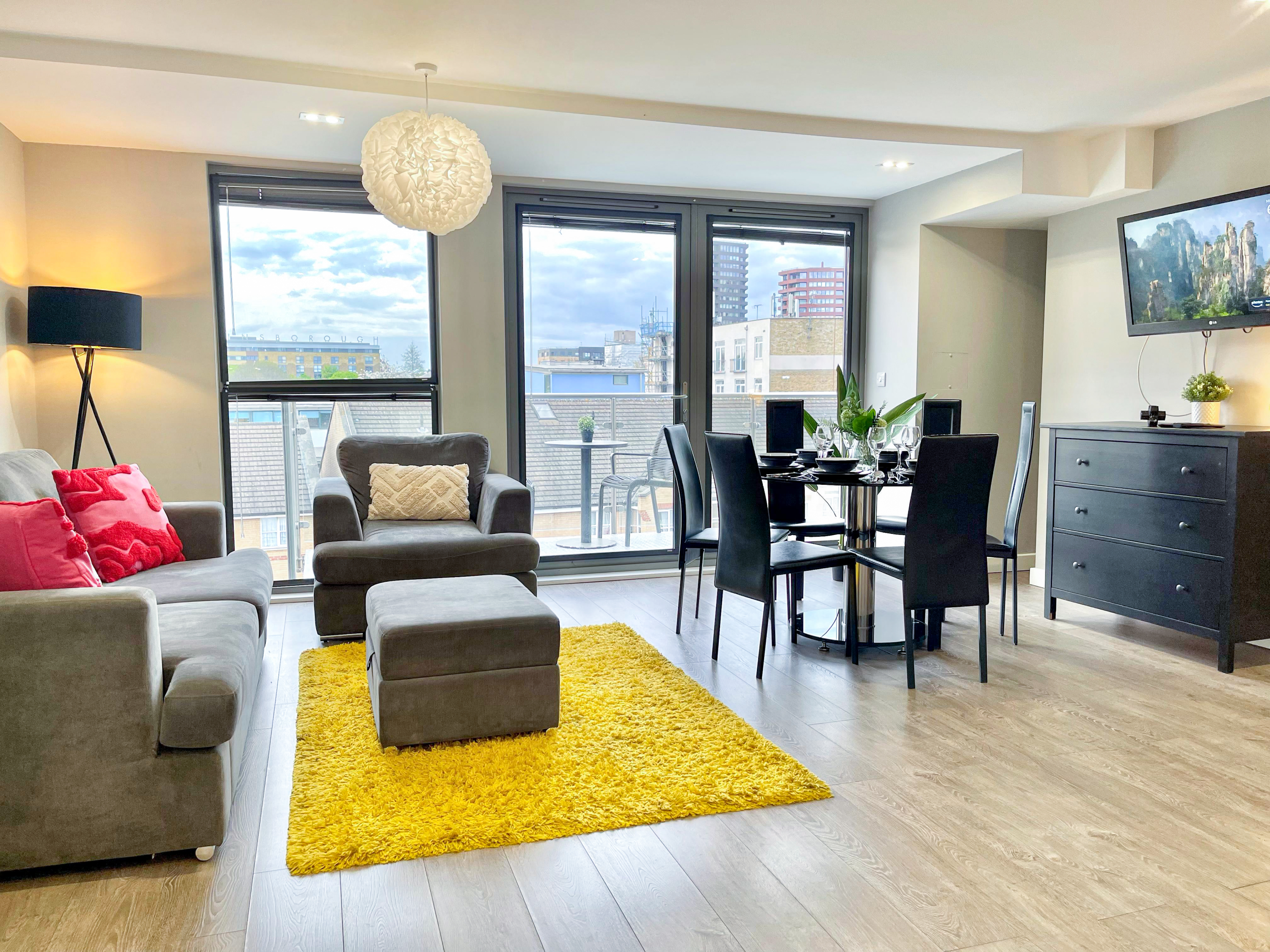 Hoxton Flat 6 · 3-bed interior