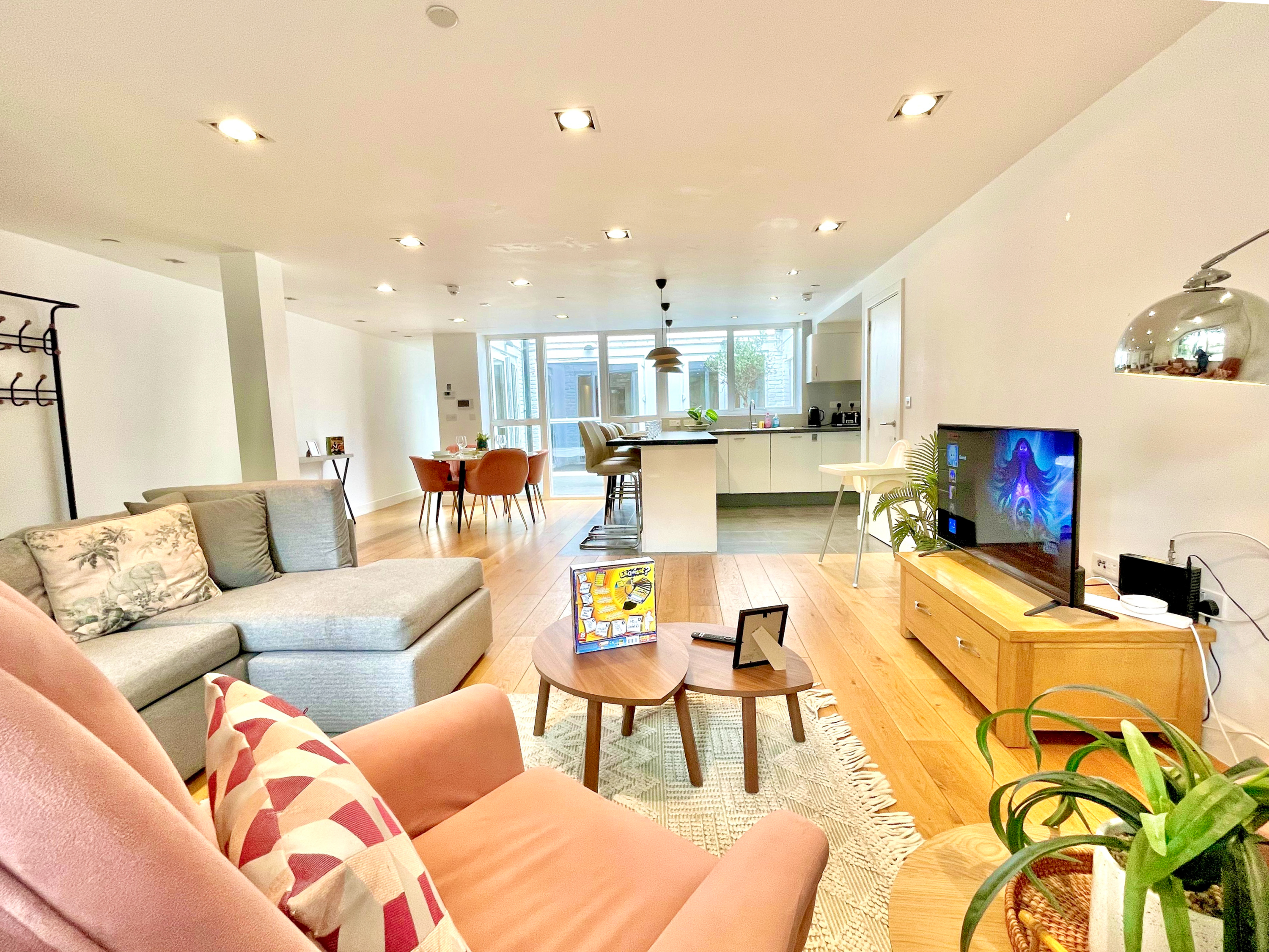 Holloway interior