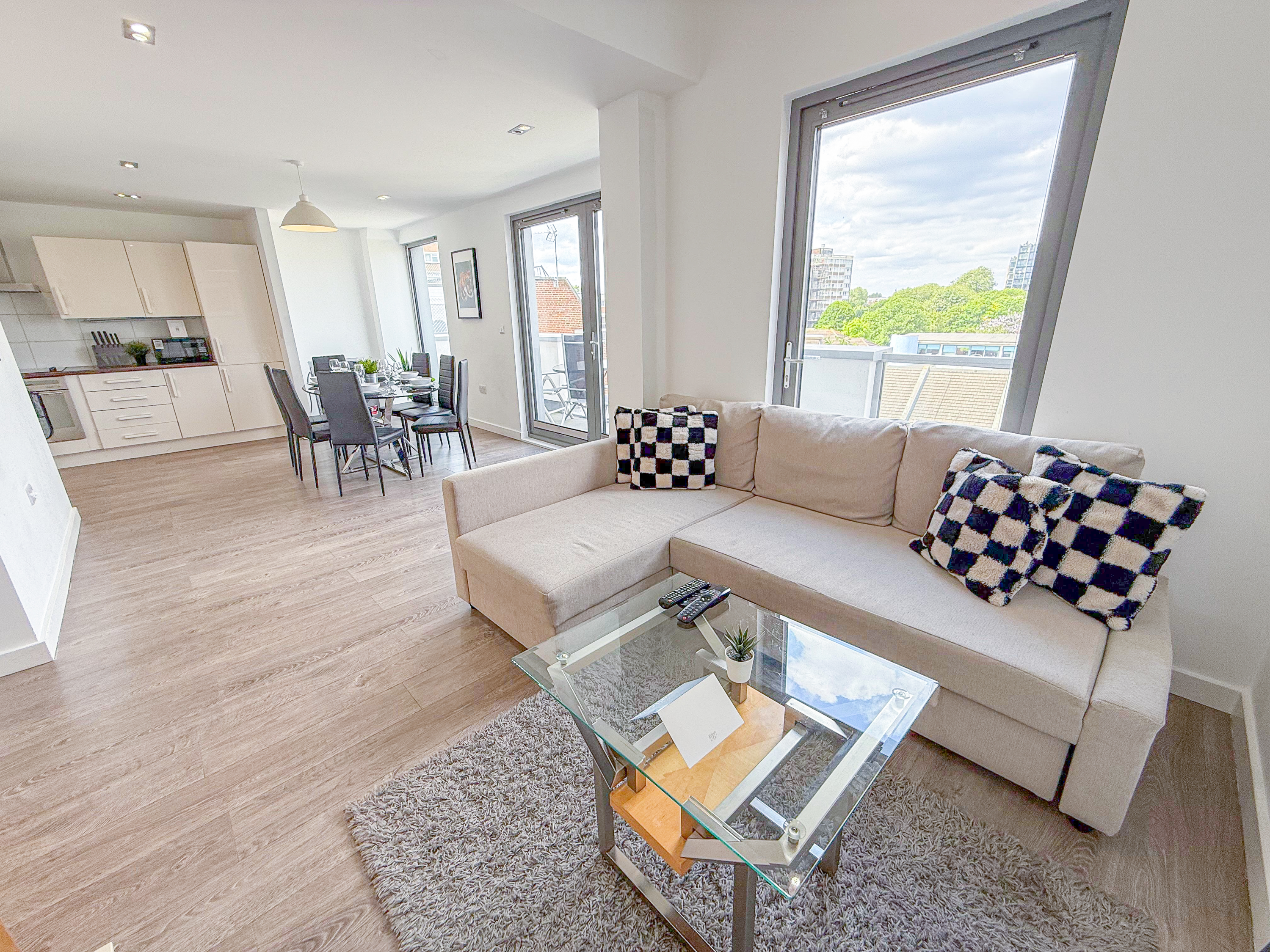 Hoxton Flat 8 · 3-bed interior