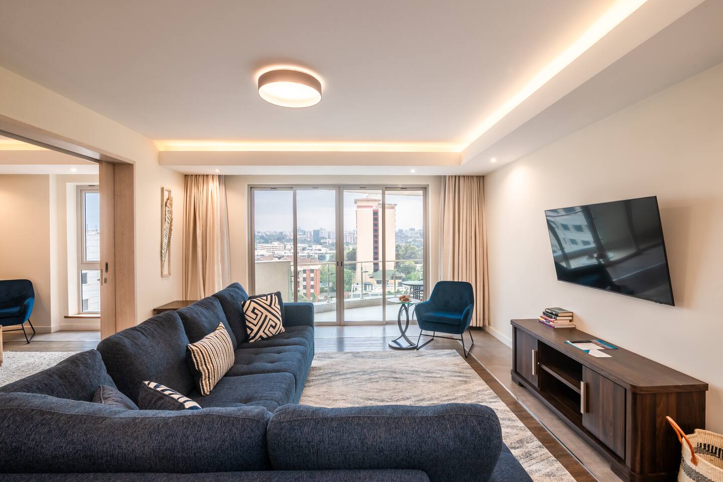 Capital M Blue Saphire Line 1 Bed by YourHost