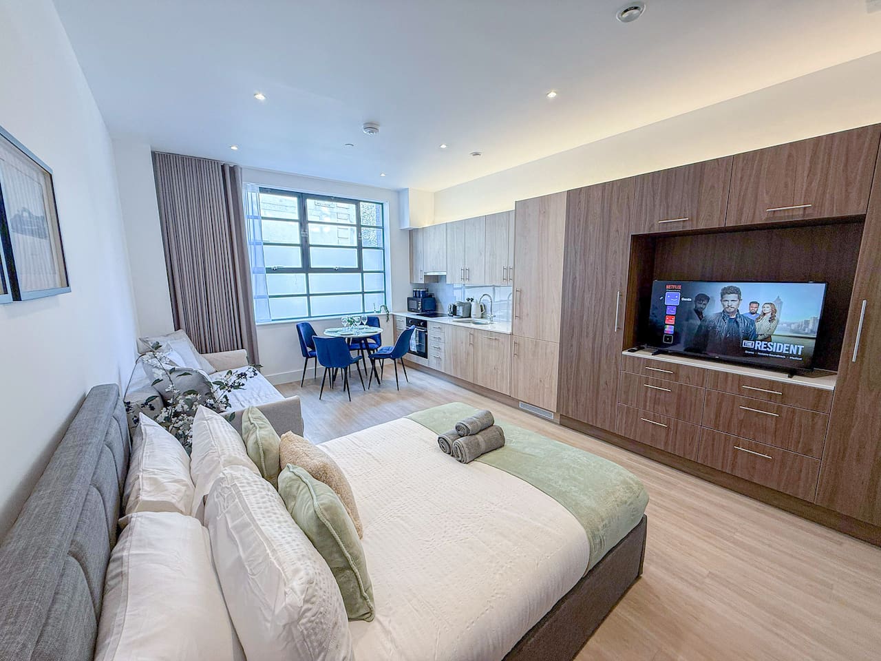 Regent's Flat E · 1-bed interior