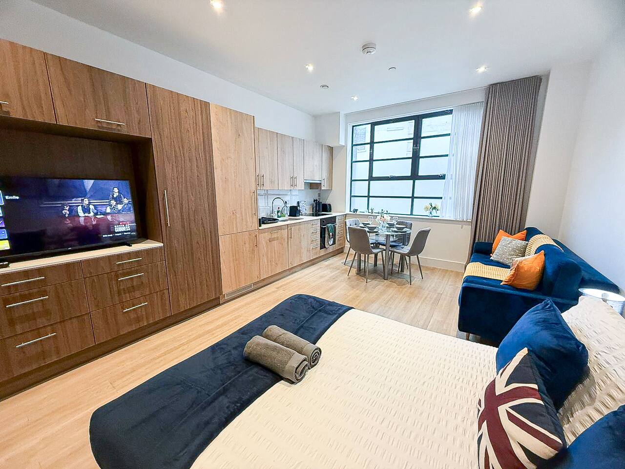 Regent's Flat F · 1-bed interior