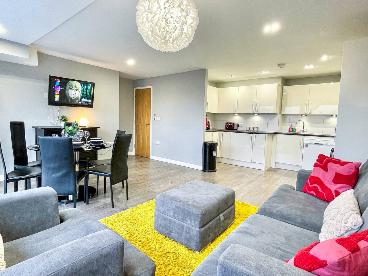 Hoxton Flat 6 · 3-bed interior
