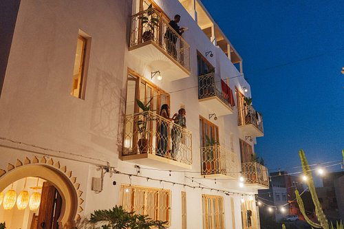 Blue Waves Surf House (Tamraght)