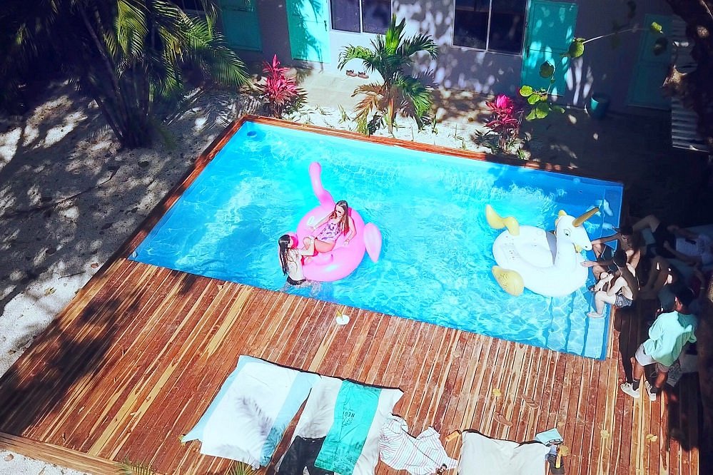 La Oveja Negra Surf Camp & Hostel