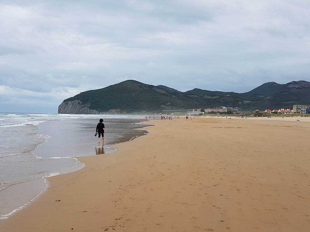 Mundaka Surf Shop & School