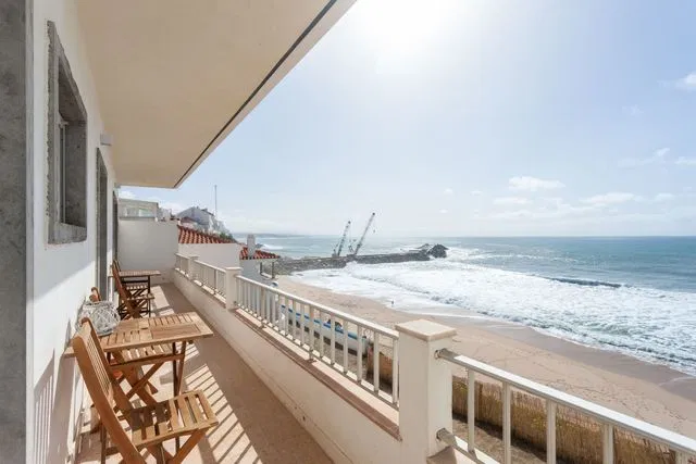 Blue Buddha Lodges - Surf Camp in Portugal