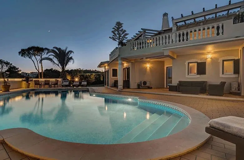 Karma Surf Retreat - Surf Camp in Portugal