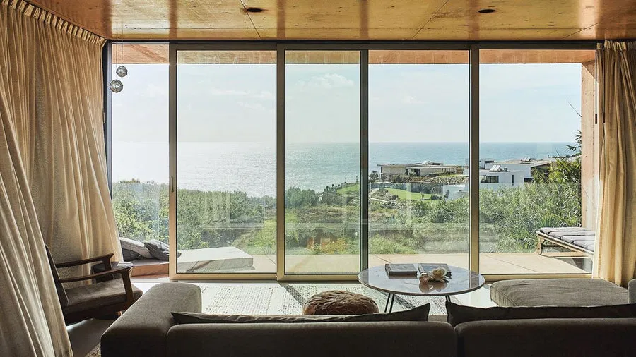 Magic Quiver Surf Lodge - Surf Camp in Portugal