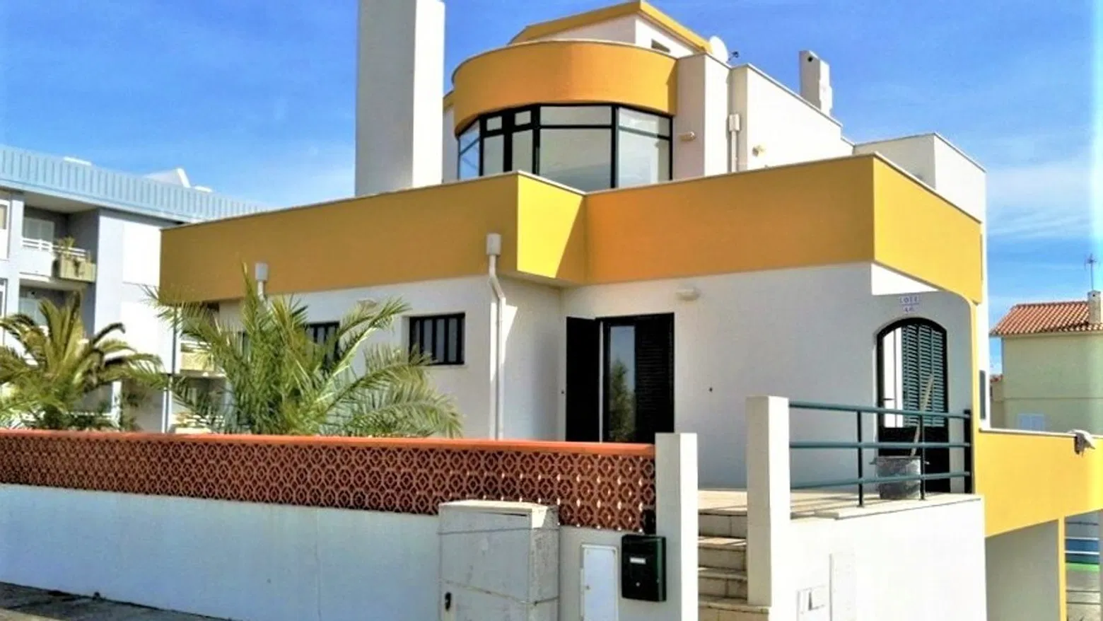 Slide Surfcamp - Surf Camp in Portugal