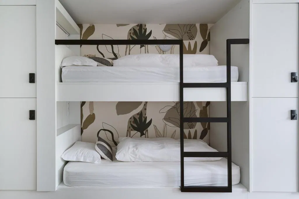 The Salty Pelican Peniche