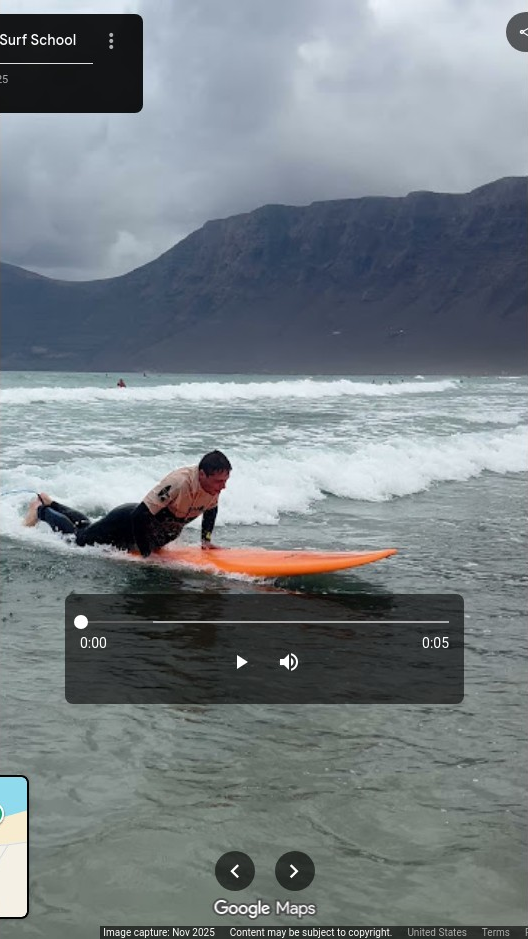 MomoSurf School logo