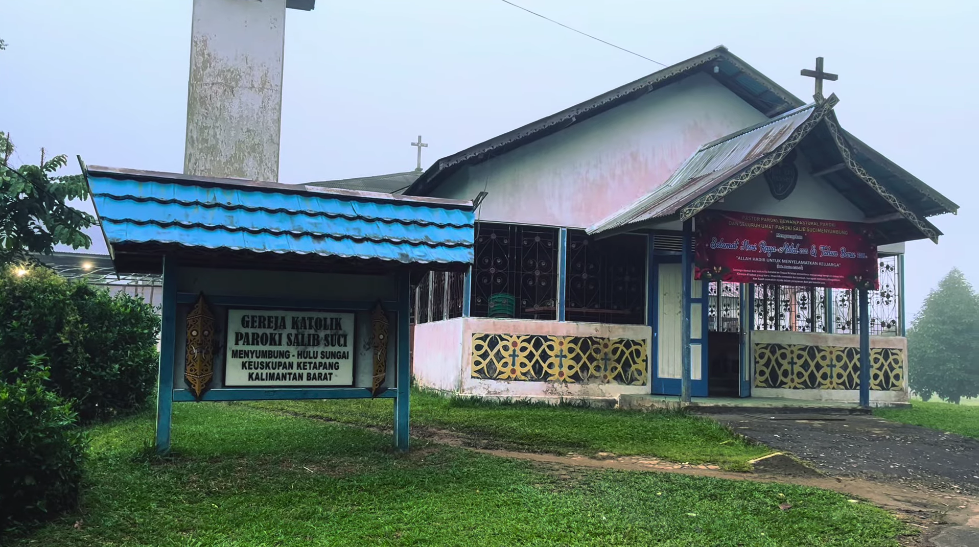 Tampak Depan Gedung Gereja