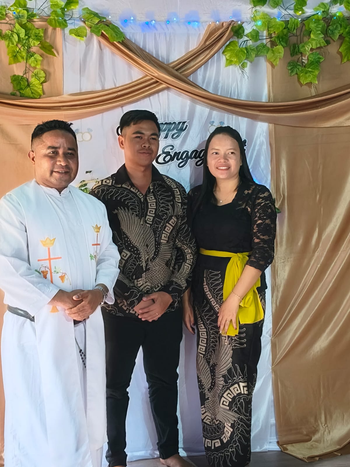 Upacara Berkat Tunangan di Stasi Santo Yoseph Kenyabur, 29 November 2025 - Foto 2