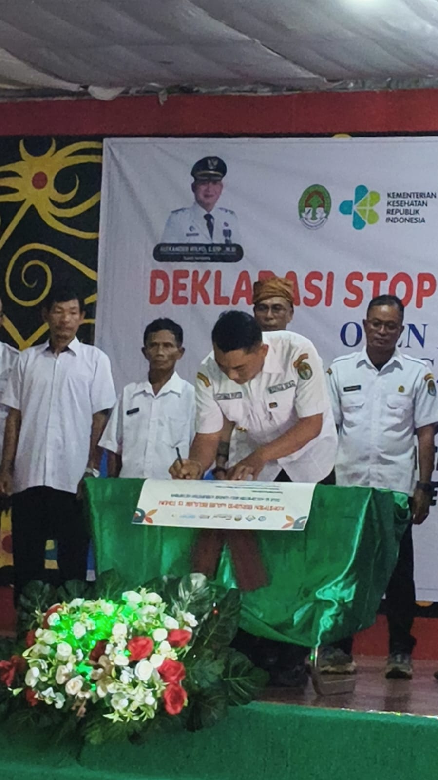 Suasana Meriah Warnai Kunjungan Bupati Ketapang ke Paroki Menyumbung - Foto 3