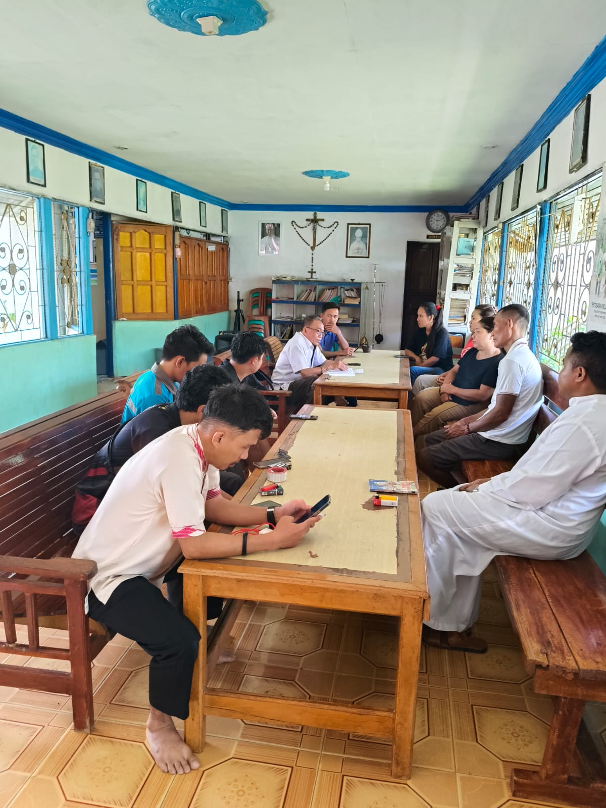 Rapat Bersama Penyewa Ruko Paroki Digelar di Aula Pastoran - Foto 3