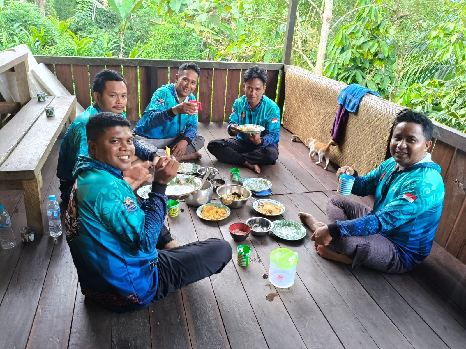 Kebersamaan Warnai Rekreasi Mancing Mania Paroki Menyumbung - Foto 3