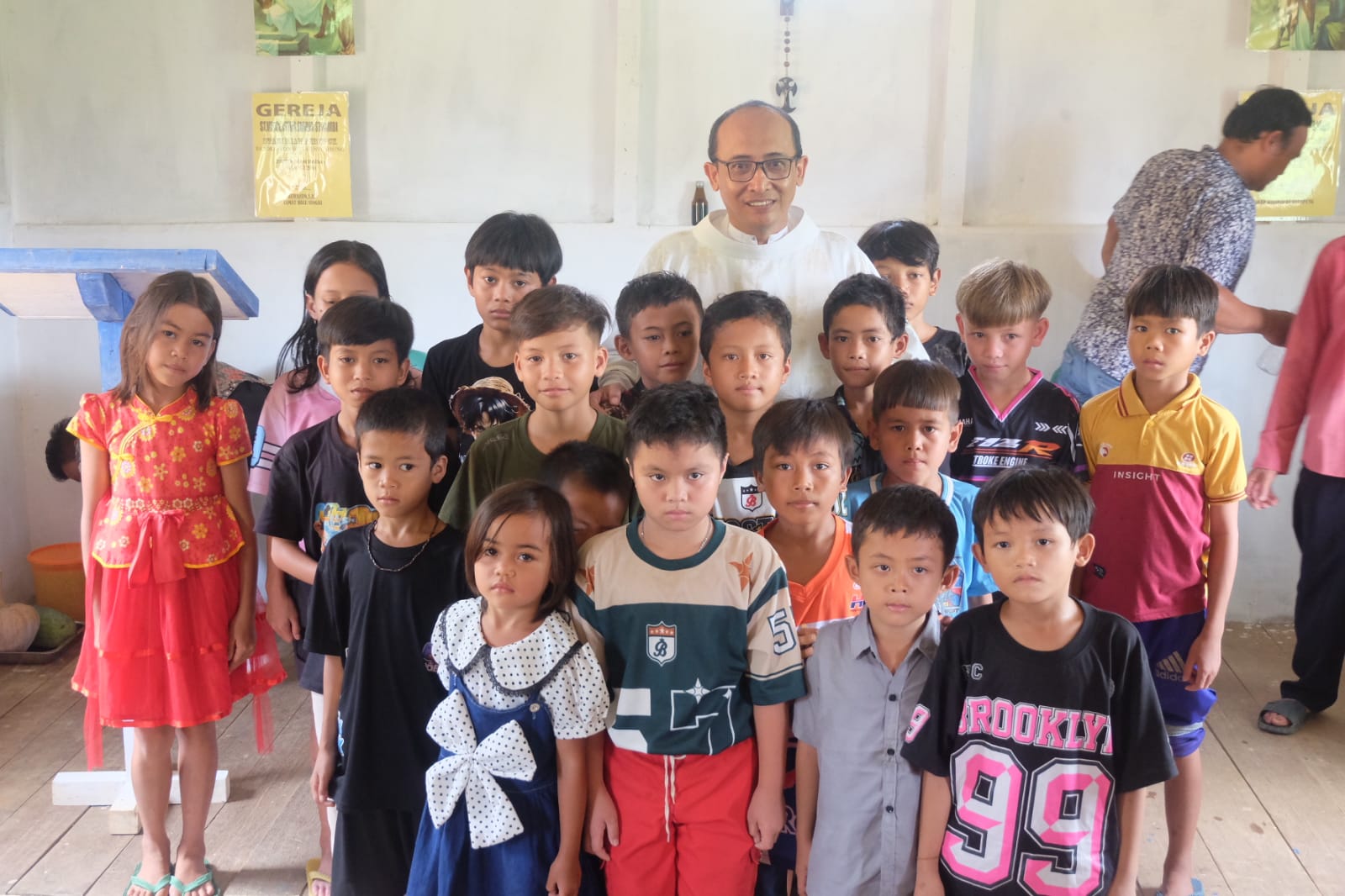 Rangkaian Trihari Suci dan Paskah 2025 Berlangsung Khidmat di Menyumbung - Foto 4