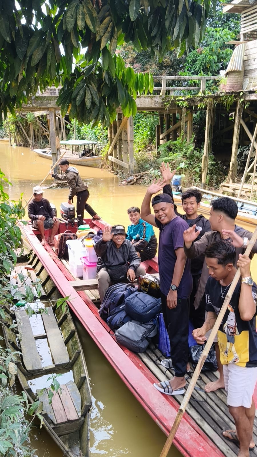 Rangkaian Trihari Suci dan Paskah 2025 Berlangsung Khidmat di Menyumbung - Foto 11