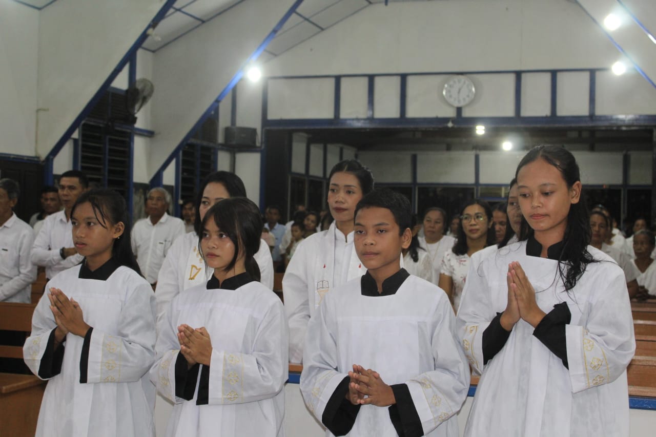Rangkaian Trihari Suci dan Paskah 2025 Berlangsung Khidmat di Menyumbung - Foto 9