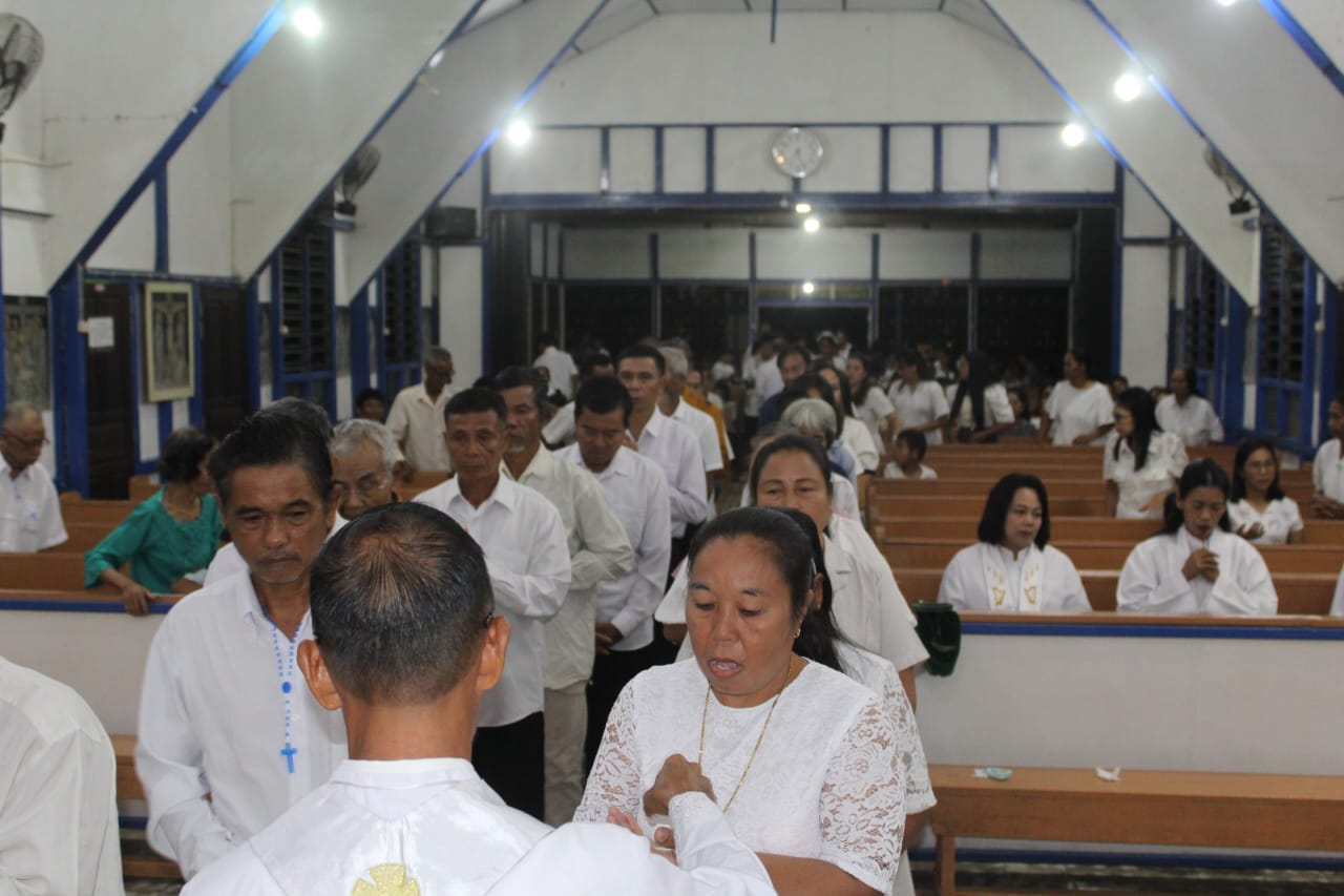 Rangkaian Trihari Suci dan Paskah 2025 Berlangsung Khidmat di Menyumbung - Foto 10